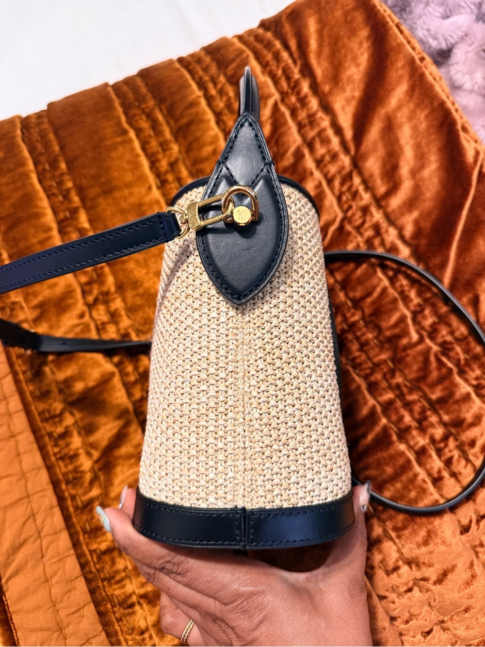 Louis Vuitton Petit Bucket Raffia Bag - Picture 5 of 7